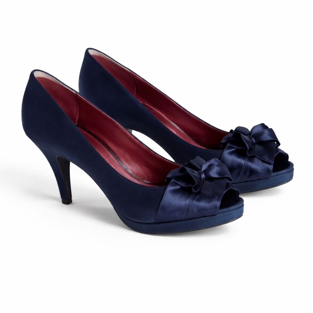 ✨ Make a Statement with These Stunning Nina New York Blue Heels! ✨
